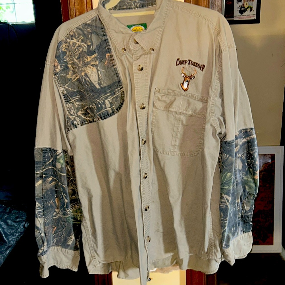 Cabela’s custom button down hunting shirt size XL